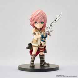Estátua Final Fantasy XIII...