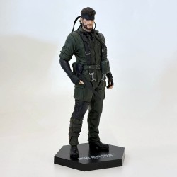 Estátua Metal Gear Solid...